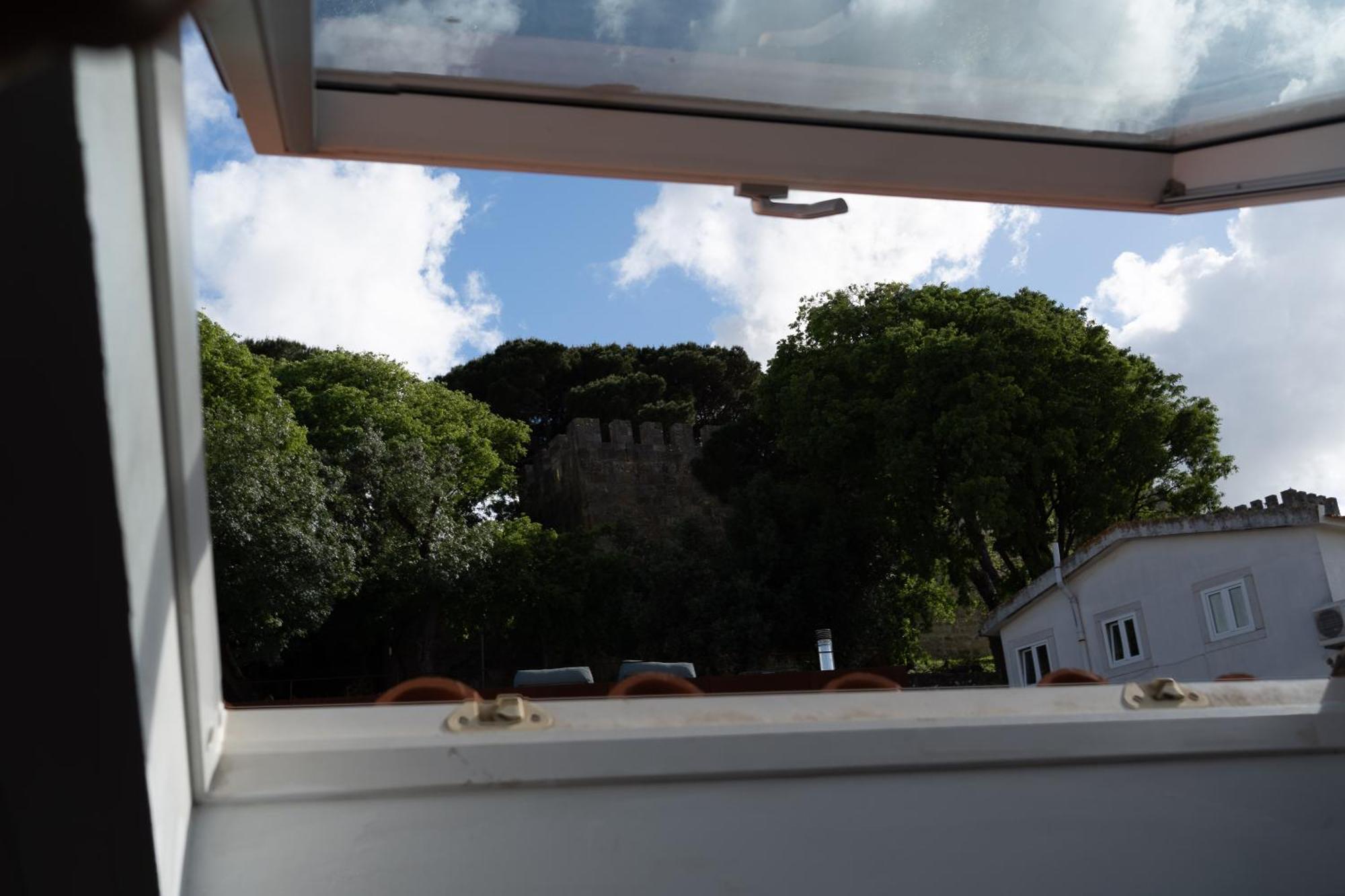 Apartamento Group-Friendly 4Br Lisbon Duplex Castle View *