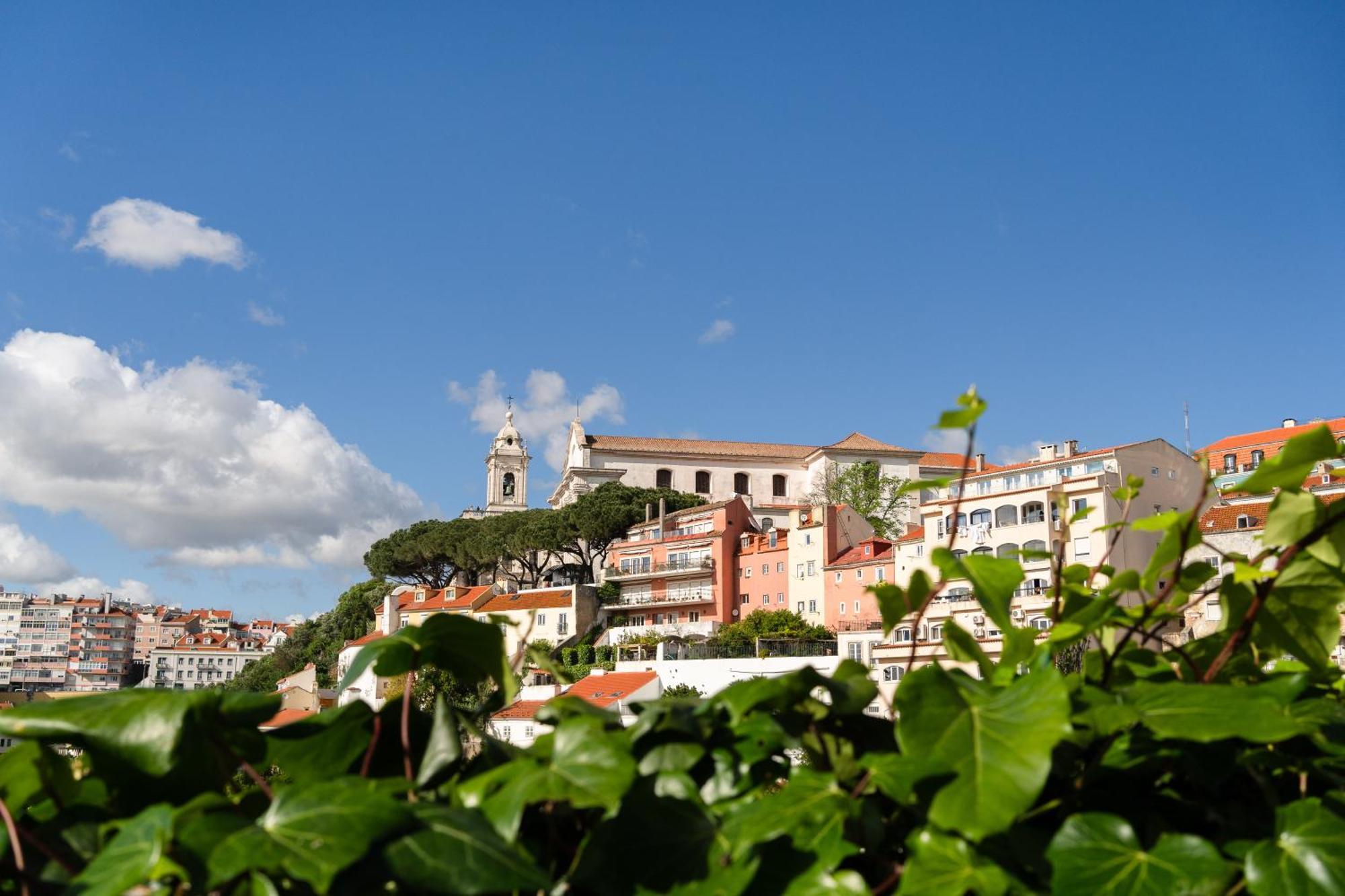 Group-Friendly 4Br Lisbon Duplex Castle View * Lisboa