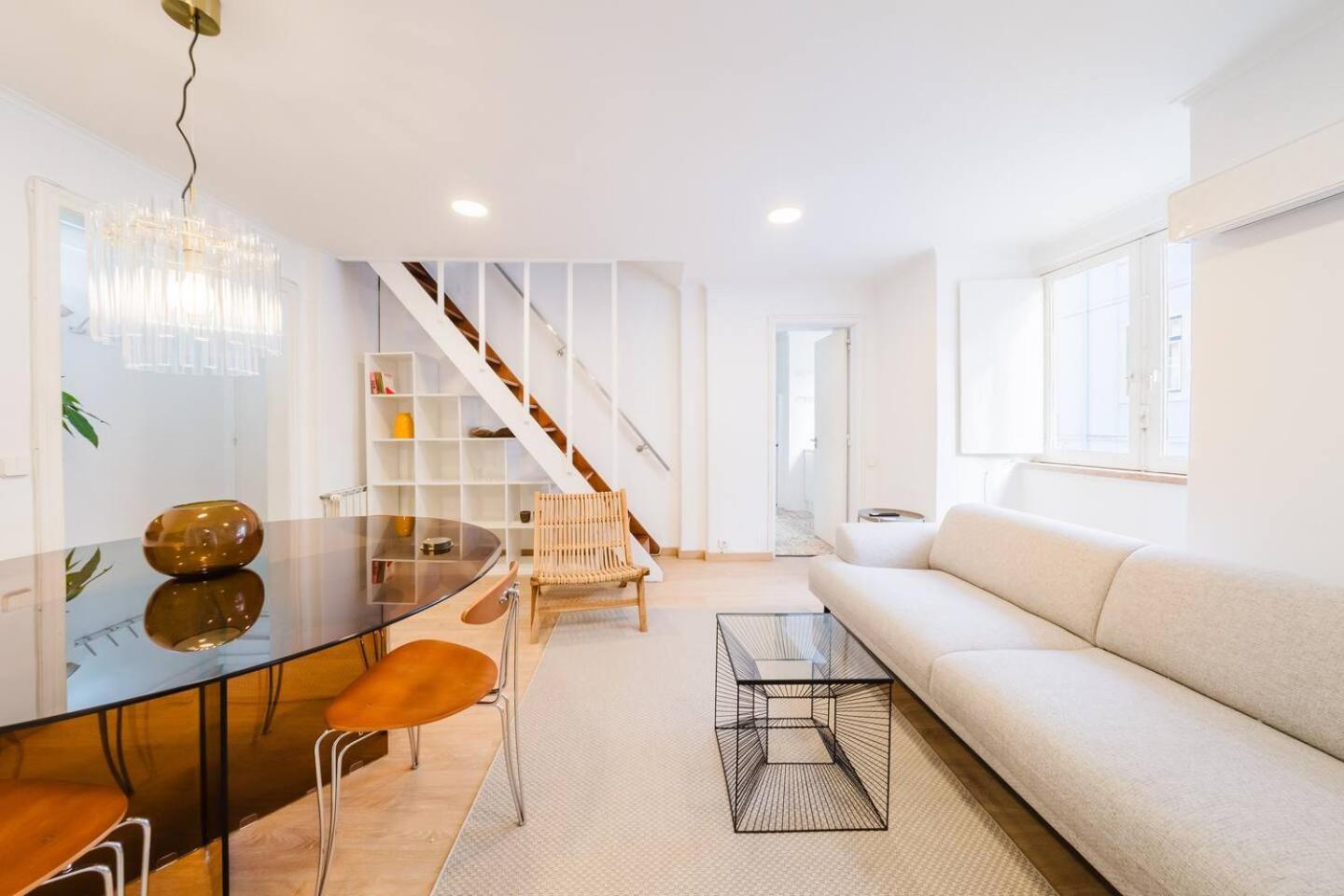 Group-Friendly 4Br Lisbon Duplex Castle View Apartamento Lisboa