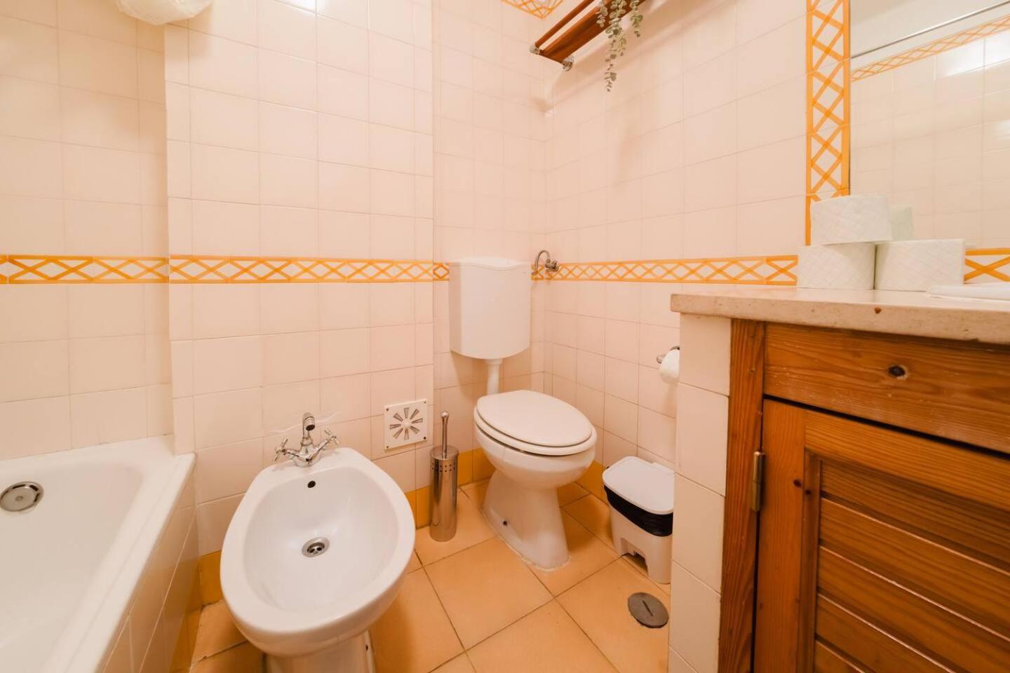 Group-Friendly 4Br Lisbon Duplex Castle View