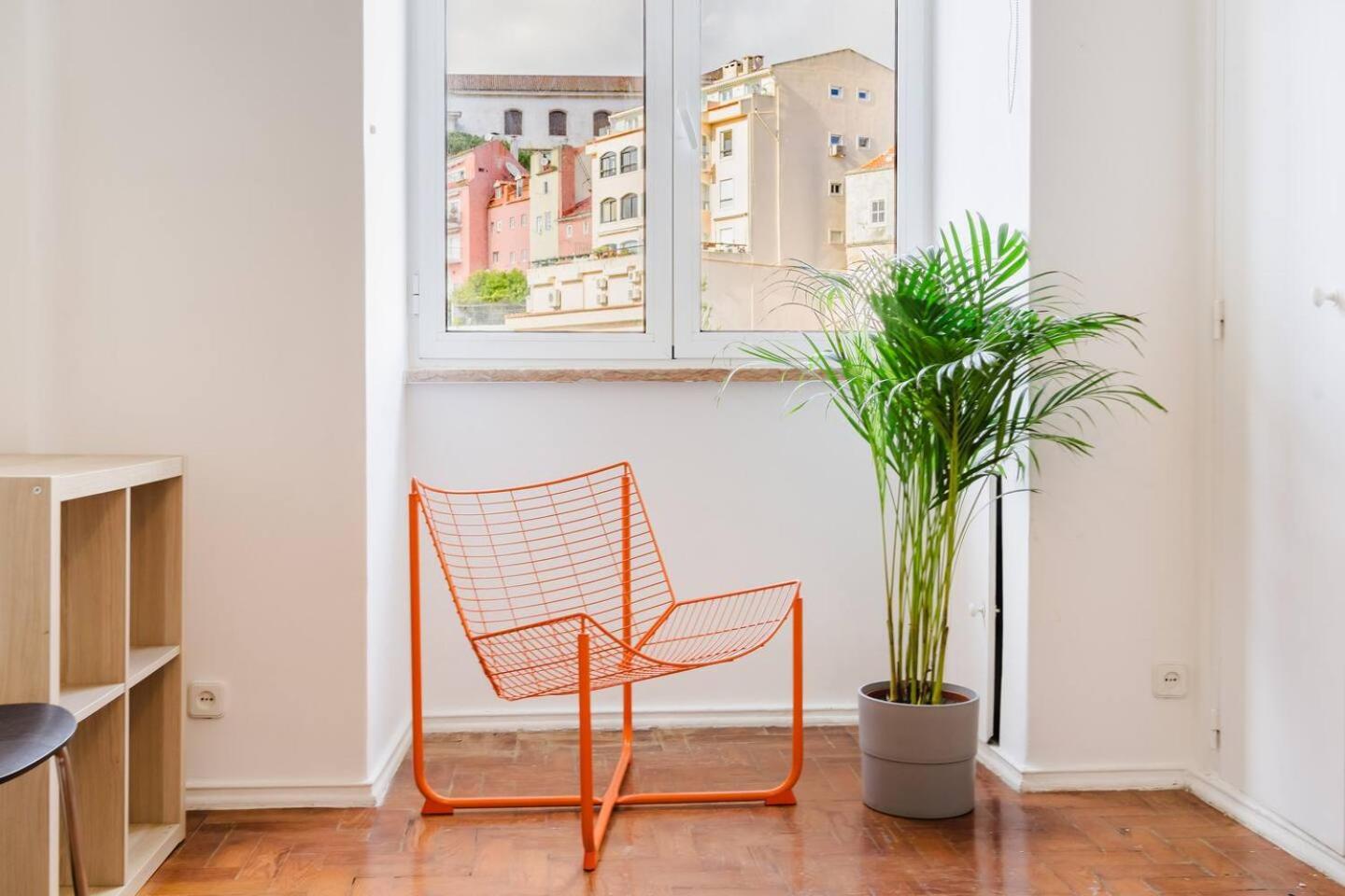 Group-Friendly 4Br Lisbon Duplex Castle View *