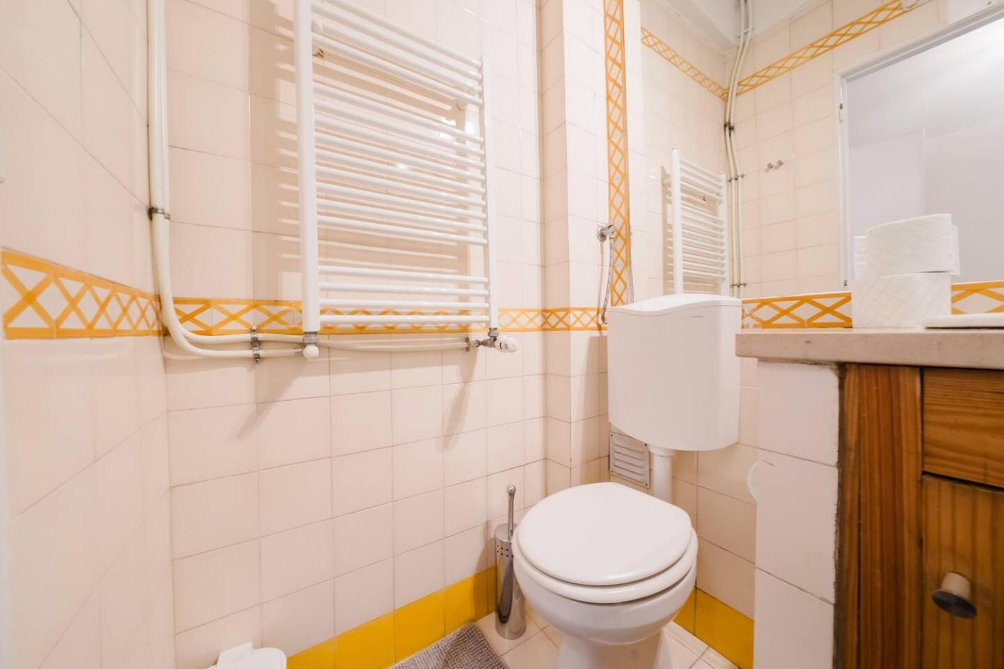 Group-Friendly 4Br Lisbon Duplex Castle View Lisboa