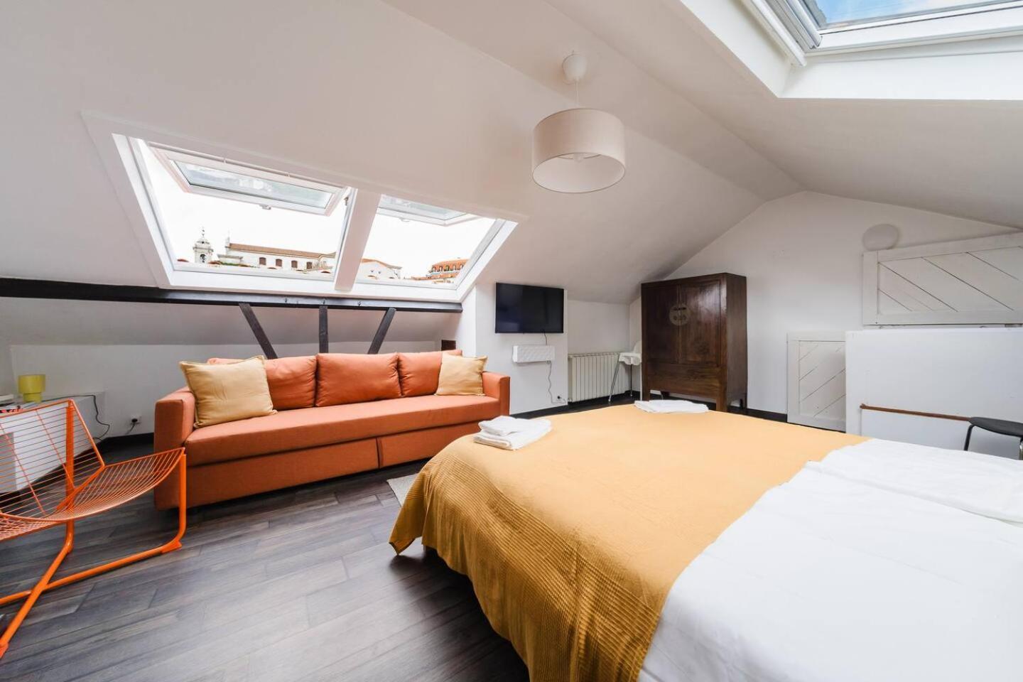Group-Friendly 4Br Lisbon Duplex Castle View *