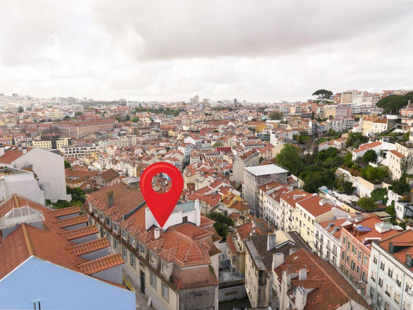 Group-Friendly 4Br Lisbon Duplex Castle View * Lisboa