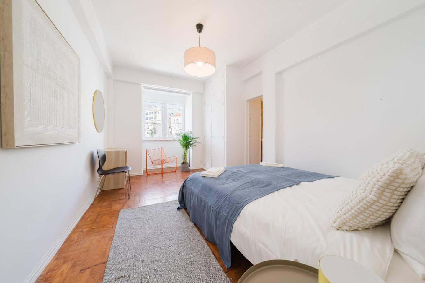 Group-Friendly 4Br Lisbon Duplex Castle View Apartamento Lisboa