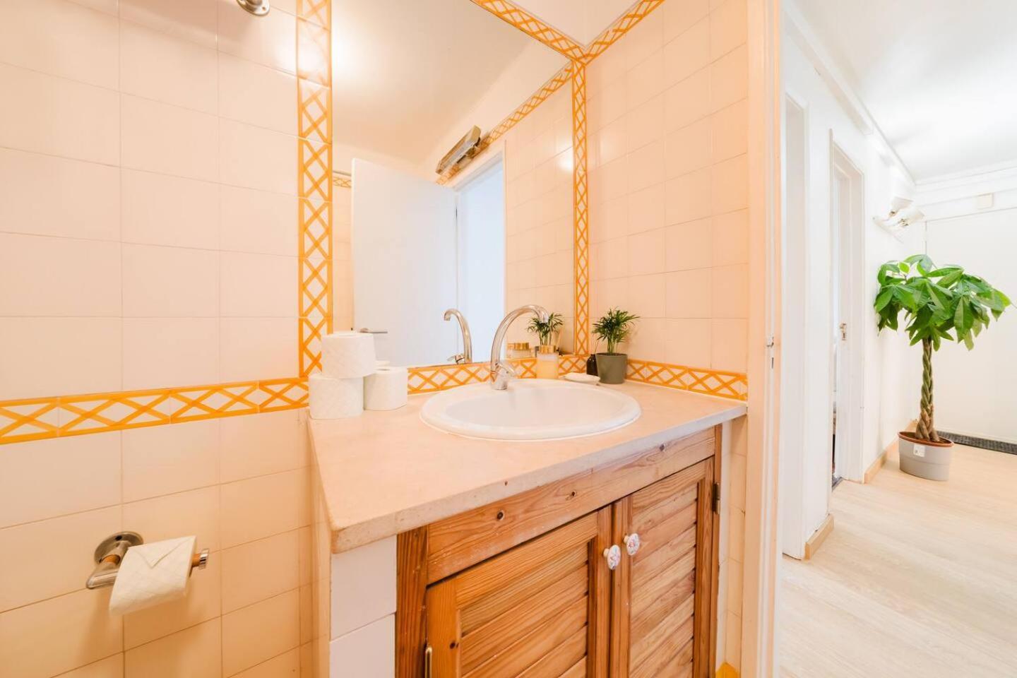 Apartamento Group-Friendly 4Br Lisbon Duplex Castle View *