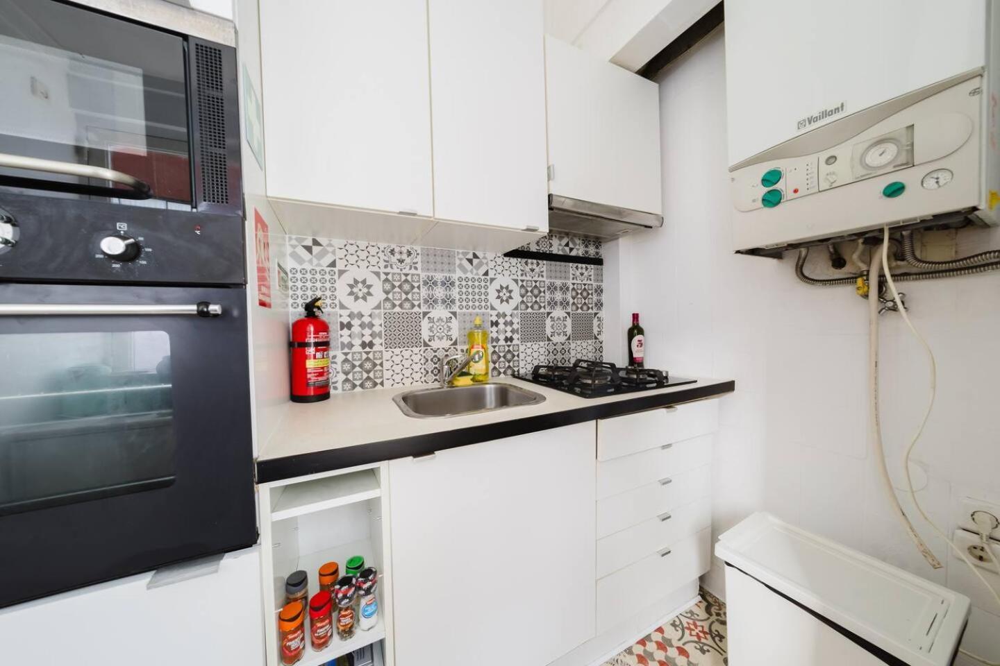 Apartamento Group-Friendly 4Br Lisbon Duplex Castle View