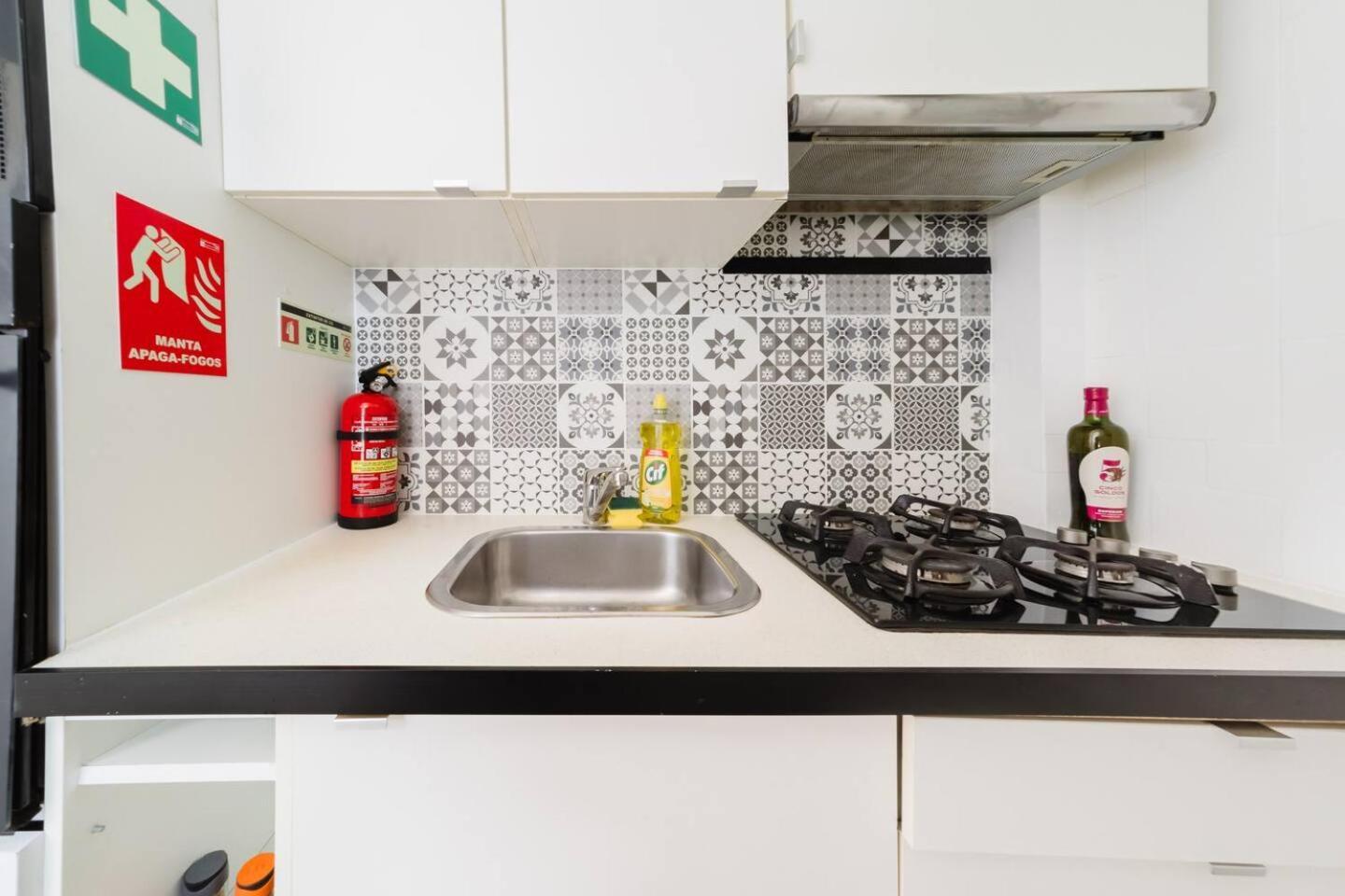 Apartment Group-Friendly 4Br Lisbon Duplex Castle View *