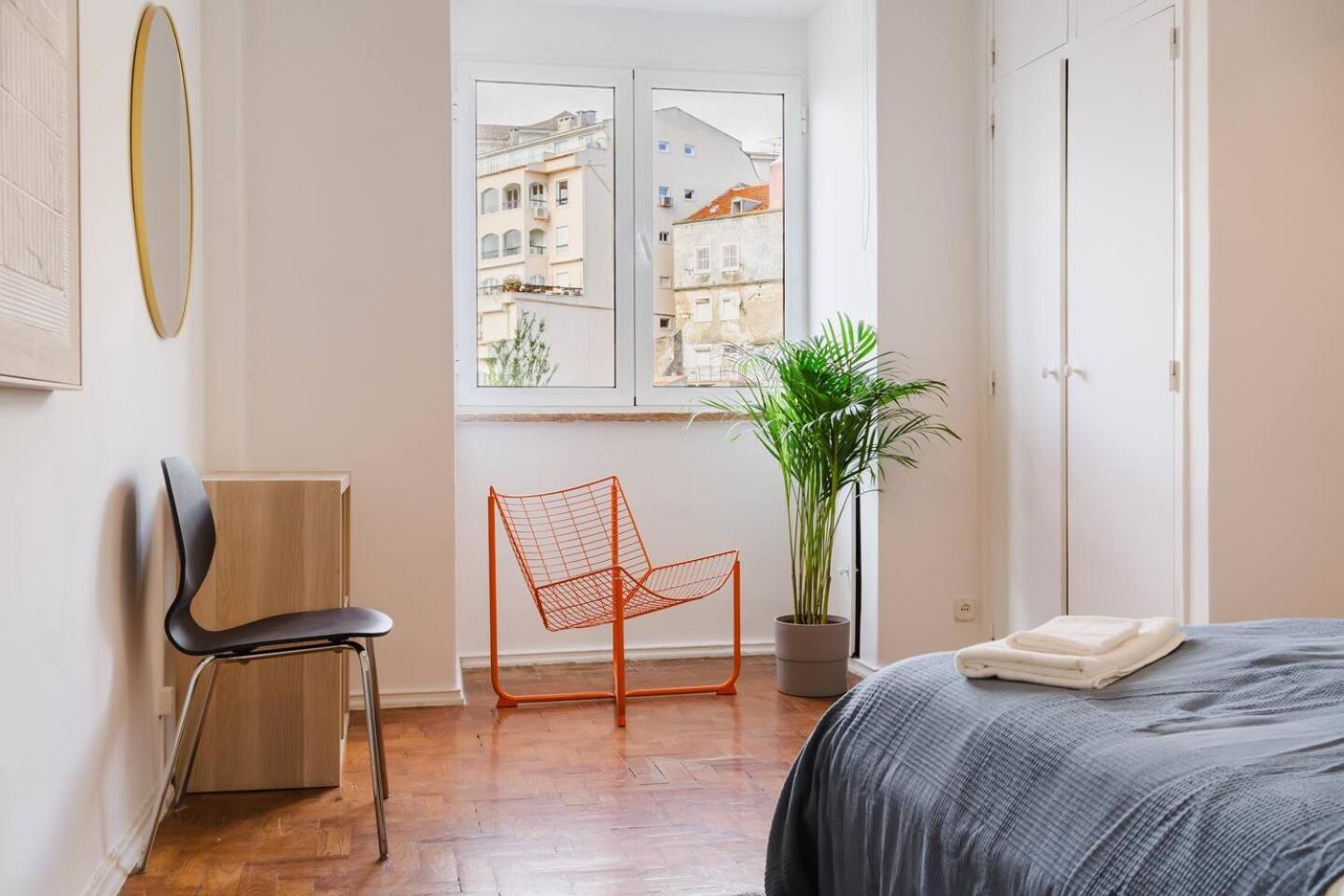 Group-Friendly 4Br Lisbon Duplex Castle View Apartment Lisbon