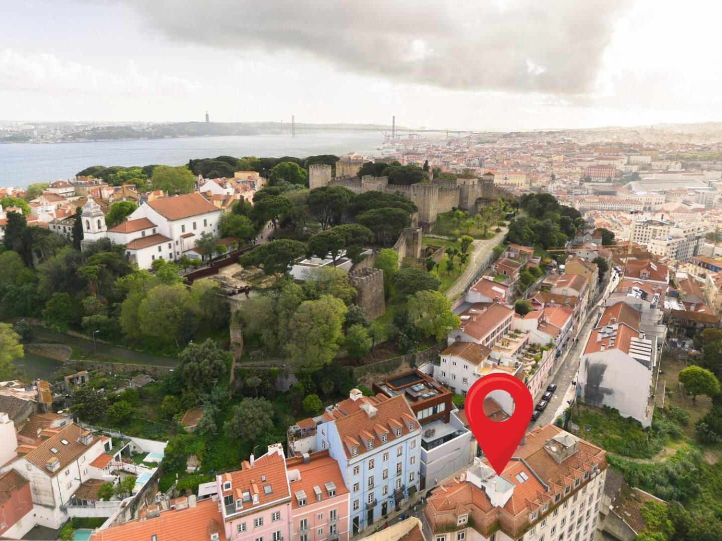 Apartment Group-Friendly 4Br Lisbon Duplex Castle View *