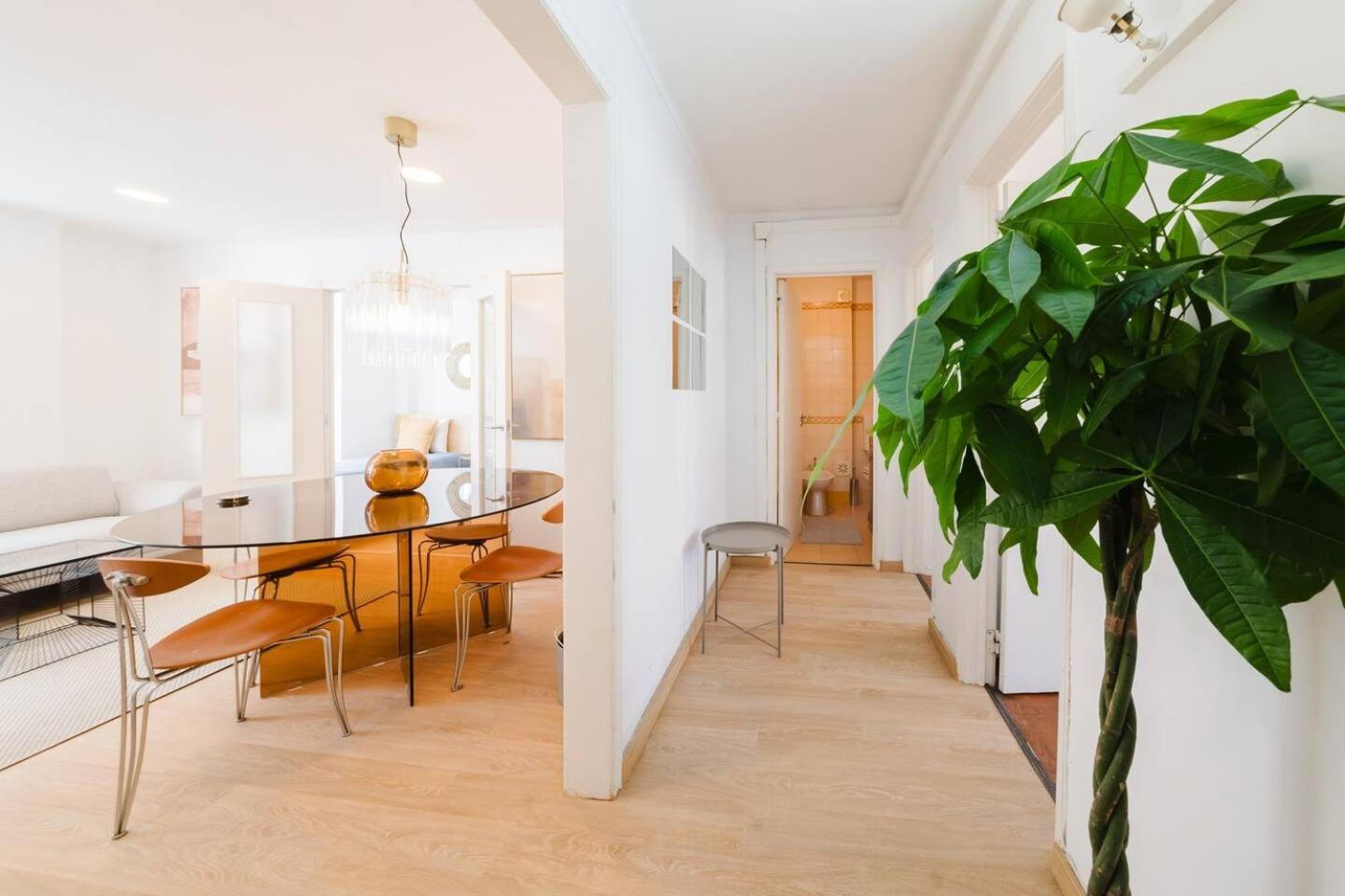Group-Friendly 4Br Lisbon Duplex Castle View *