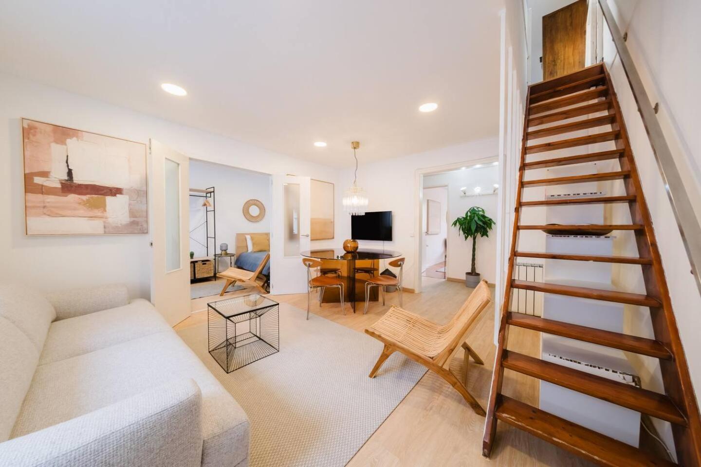Group-Friendly 4Br Lisbon Duplex Castle View * Lisbon